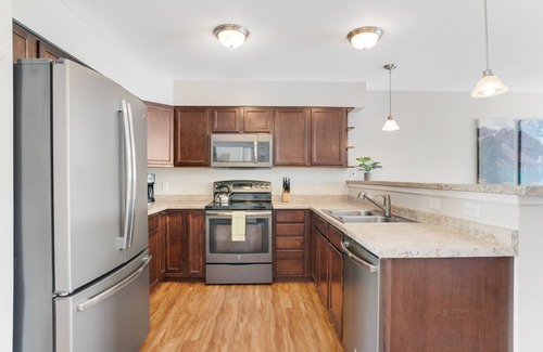 Big Sky Meadow Village Condo | Newly updated dog-friendly condo near Meadow Village w/mountain view & gas grill