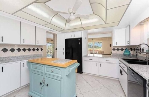 Oakland Hills House | Newly updated Kitchen, Sunroom Familyroom and Pool area