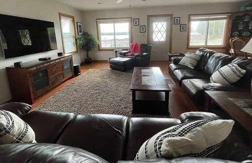 East Troy House | Newly Updated Lake Beulah Vacation Rental!
