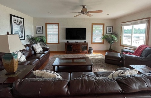 East Troy House | Newly Updated Lake Beulah Vacation Rental!
