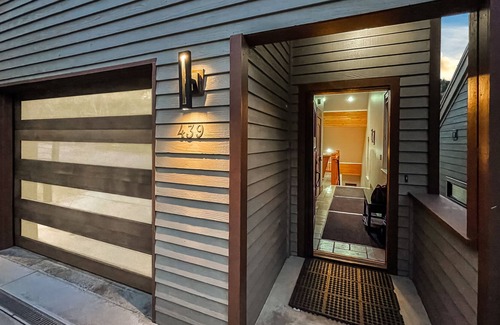Downtown Park City House | Newly Updated Mountain Home w/Private HOT TUB Walk to Main St Enjoy World-Class Shopping, Dining