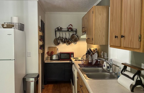 Falls of Rough Cottage | Newly updated Rough River Cottage with deck, grill and firepit!