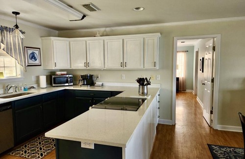 Gasque Cottage | Newly updated, screened porches, dog friendly, fenced yard