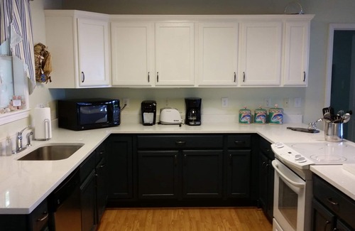 Gasque Cottage | Newly updated, screened porches, dog friendly, fenced yard