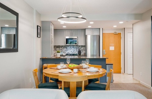 Upper Village Condo | Newly updated Ski In SKi Out at Woodrun Lodge