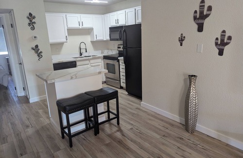 Knoell Gardens Apartment | Newly updated Tempe Townhome, Centrally located, near the airport and AZ mills