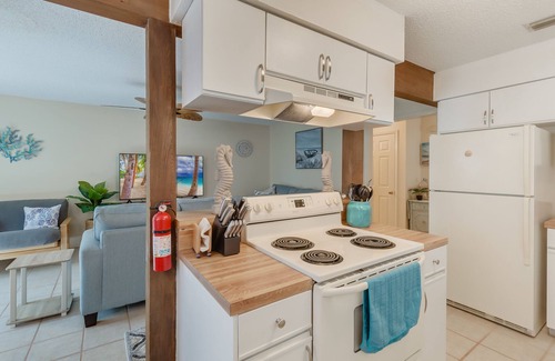 Fernandina Beach House | Newly Updated 2 Bed/1.5 Bath Townhome-3 Minute Walk to Beach-Best Deal Around!