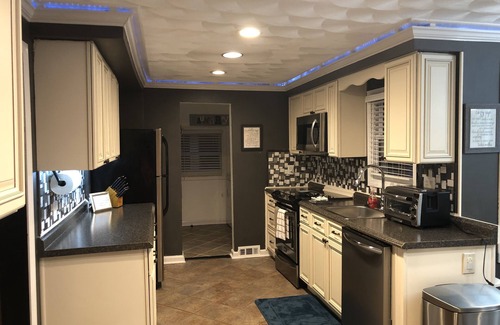Farmington House | Newly Updated with Outdoor Entertainment Spaces