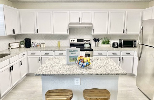 Grand Prairie House | ☆New☆Modern Luxury Dallas Getaway 5BR/2.5BA 3000sf