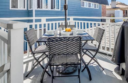 West Newport House | Newport Coastal Comfort