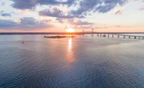 Goat Island Hotel | Newport Harbor Island Resort