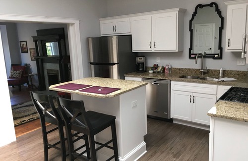 Newport Apartment | NEWPORT INN #1 - NO CLEANING FEES! FREE PARKING! WALK TO GAMES AND CONCERTS!