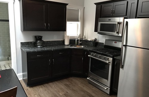 Newport Apartment | NEWPORT INN #2 - NO CLEANING FEES! FREE PARKING! WALK TO GAMES AND CONCERTS!