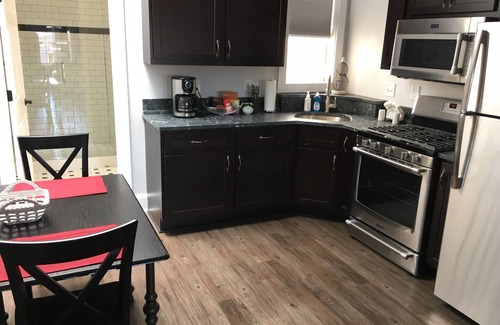 Newport Apartment | NEWPORT INN #2 - NO CLEANING FEES! FREE PARKING! WALK TO GAMES AND CONCERTS!