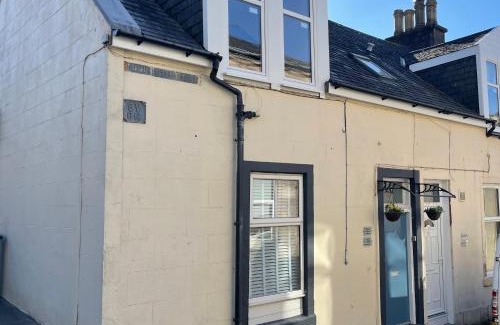 Millport House | Newton Beach Cottage Couples Retreat