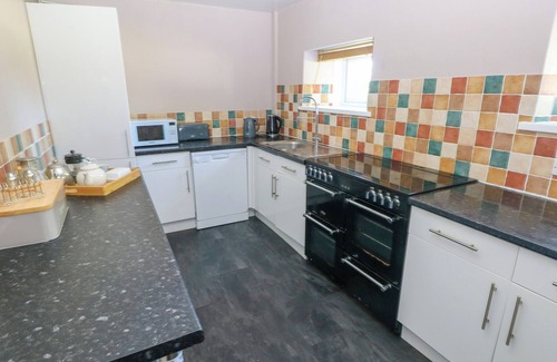 Haverfordwest Cottage | NEWTON WEST FARM, pet friendly, character holiday cottage in Newgale