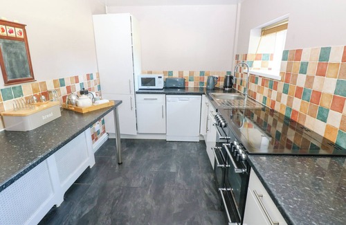 Haverfordwest Cottage | NEWTON WEST FARM, pet friendly, character holiday cottage in Newgale