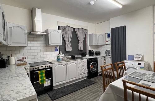 Nottingham House | Newtons Lodge - close to Nottingham city centre