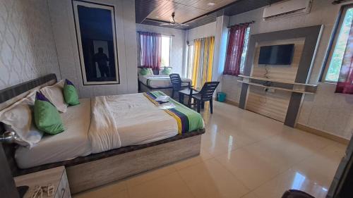 Mahabaleshwar Hotel | Nexottel Balaji Velley View Mahabaleshwar