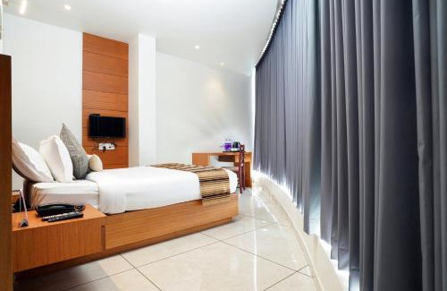 Azhinjilam Hotel | Nexstay River Mouth International