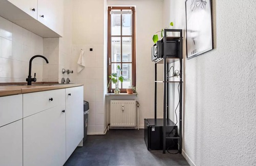 Rheinhausen Apartment | NEXT HOME - FREE Parking & WiFi - Ruhige Lage - bright Apartment