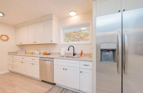 Central Newport News House | Next to CNU New Listing with Beautiful Finishes