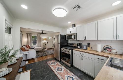 Sunrise Terrace House | Next To Expo, 5 Beds, Hot-tub, Corn Hole, Pets!