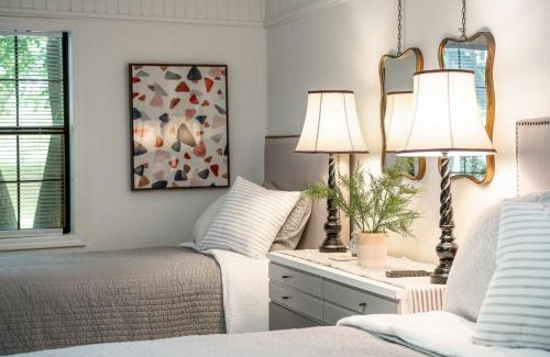 Sunrise Terrace House | Next To Expo, 5 Beds, Hot-tub, Corn Hole, Pets!