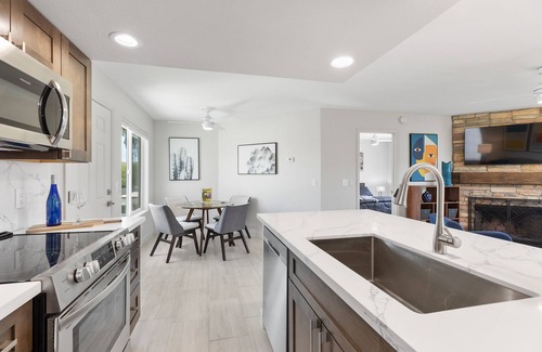 Fountain Hills Condo | Next to Fountain Park, Hiking, Dining, Fountain View!