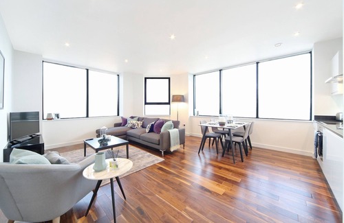 Harrow Apartment | Next to the tube station and Northwick Park Hospital