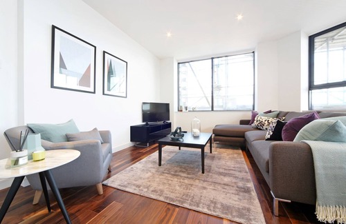 Harrow Apartment | Next to the tube station and Northwick Park Hospital