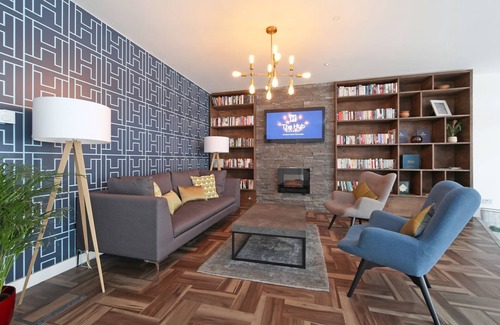 Harrow Apartment | Next to the tube station and Northwick Park Hospital