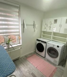 Ransart Apartment | Next2Airport - Appartement House of Lions
