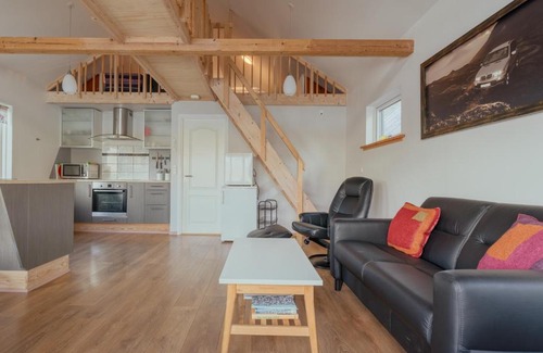 Streymoy House | Neystastova - Boathouse Stay with Fjord Views