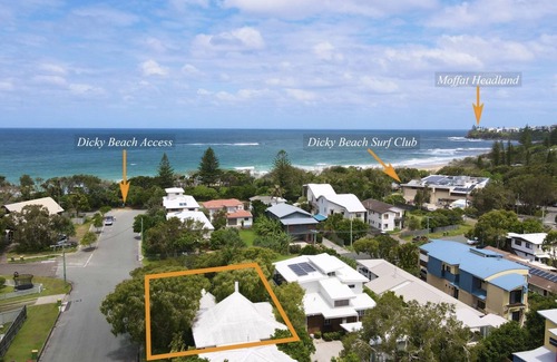 Dicky Beach House | Ngungun St 14, Dicky Beach