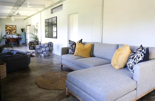Drummond Apartment | Nguni Place - a self-catering, modern apartment.