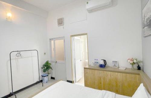 Downtown Ho Chi Minh City House | Nhà Nguyên căn liền kề Bùi Viện Street 6 phòng 8 giường