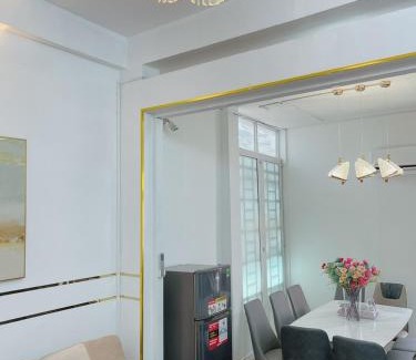 Downtown Ho Chi Minh City House | Nhà Nguyên căn liền kề Bùi Viện Street 6 phòng 8 giường