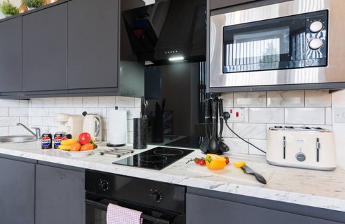 Adamsdown Apartment | NH - F1 · Comfortable Modern 1 bed Apt