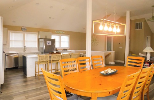 Nags Head House | NH4912 Modern, Community Pool, Quick walk to beach! Hot tub!