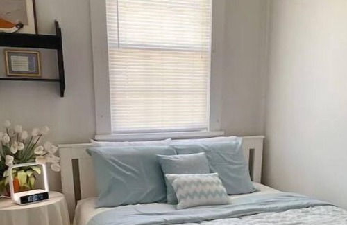 Wainfleet House | Niagara Dreamhouse on the Lake-Private Beach