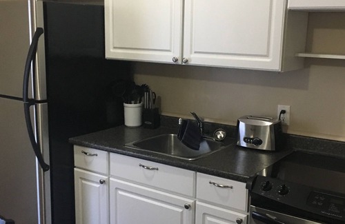 Niagara Falls Apartment | Niagara Falls Canada! Good friends or family vacation!