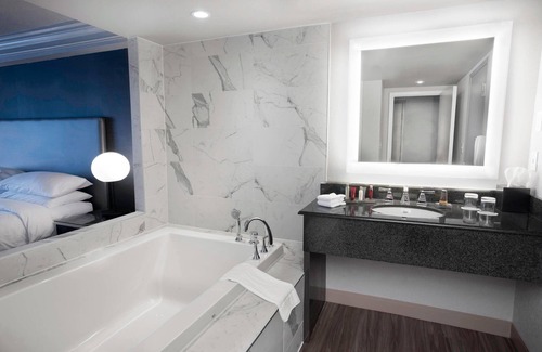 Fallsview Hotel | Niagara Falls Marriott on the Falls