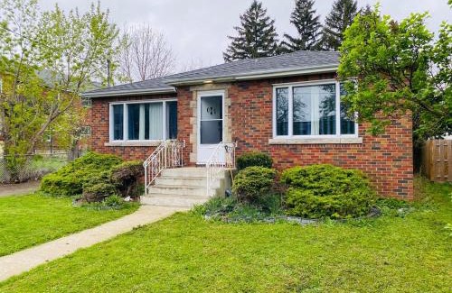 Thorold House | Niagara Family Getaway - Wi-Fi