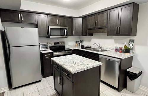 Thorold House | Niagara Getaway! 6 beds, 4.5 baths. Up to 12 guests. Close to everything!