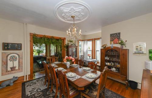 Niagara Falls Bed & Breakfast | Niagara Inn Bed and Breakfast