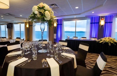 Niagara Falls Hotel | Niagara Riverside Resort BW Premier Collection
