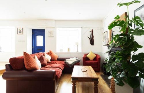 Kinvara House | Niamh's Seaside Cottage