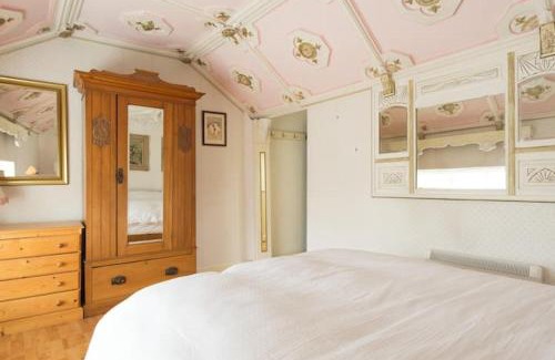 Kinvara House | Niamh's Seaside Cottage