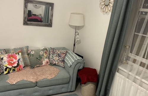 Wormholt and White City Apartment | Nice 1 bed flat close to central London. Shepherd’s Bush